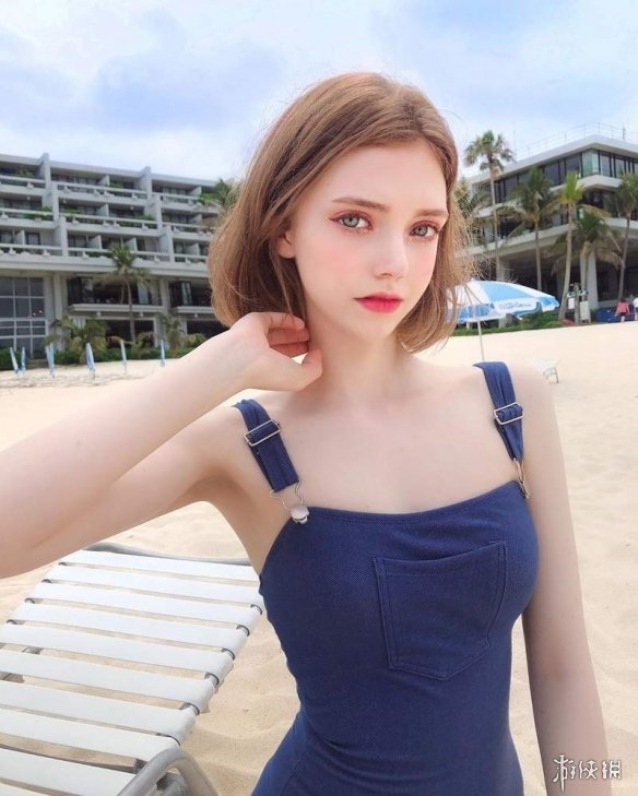 面容精致宛如天使降临人间!德国美女chloe福利美照