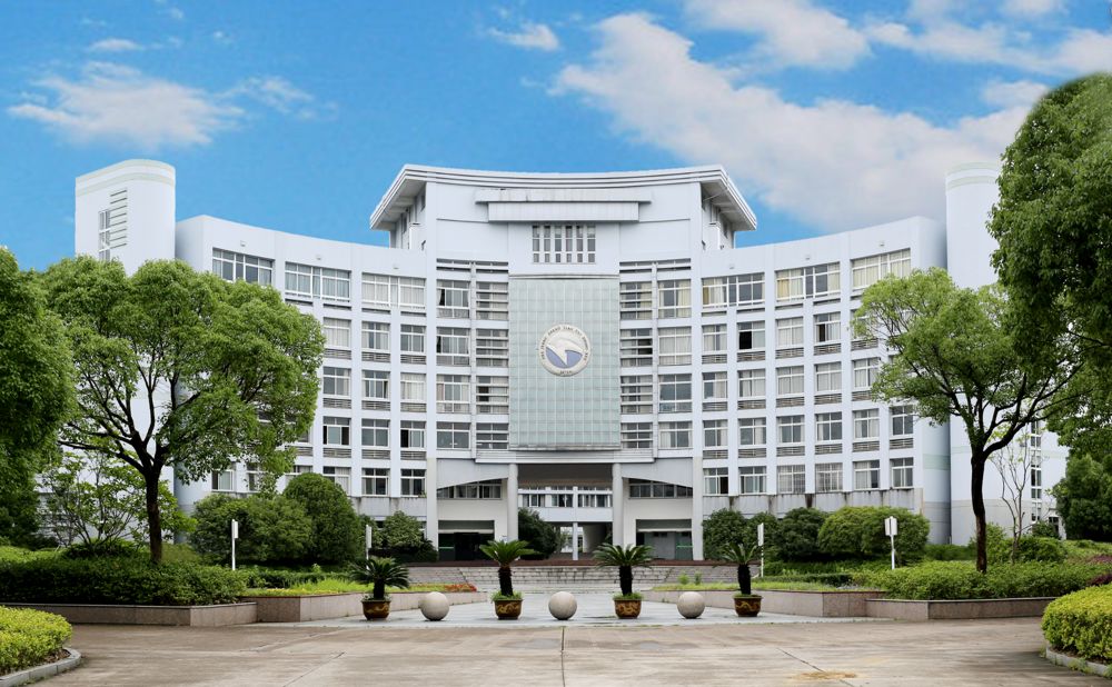 【雅●讯】开门红! 天台外国语学校老师穿红衣迎中考
