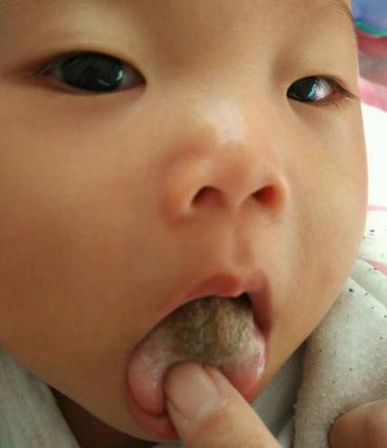                     宝宝不爱吃饭干着急？跟我婆婆学了2个小妙招，孩子主动抱碗吃