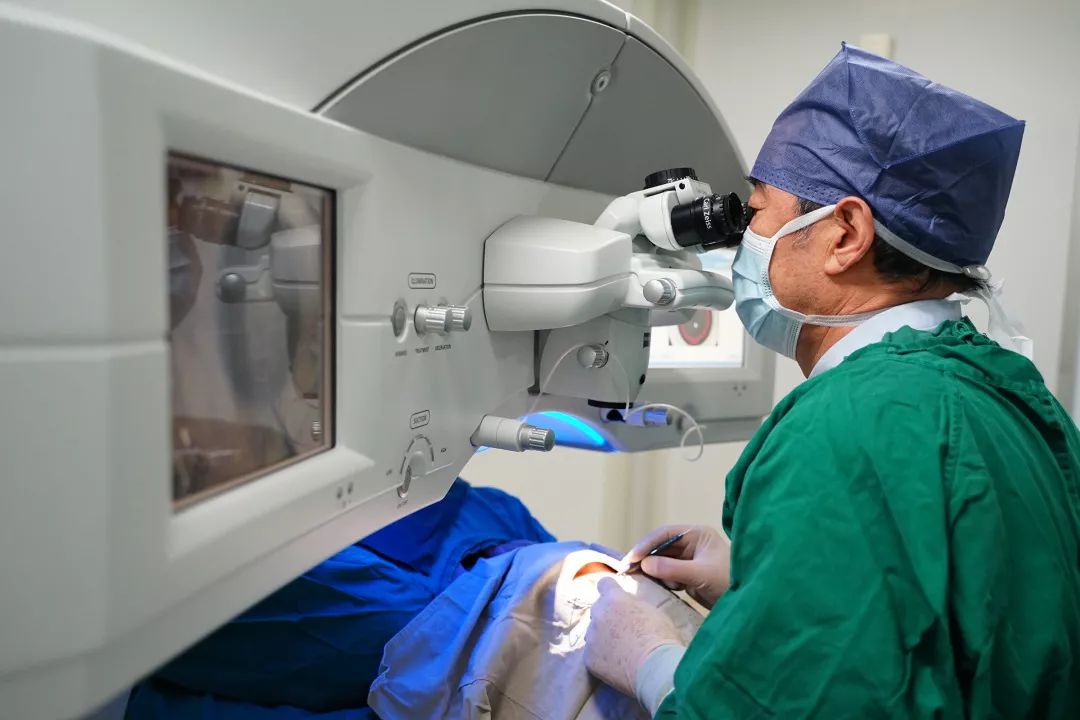 激光近视手术疼吗 d55ee344bfa545759a66dcd85b7b5ac8.jpeg