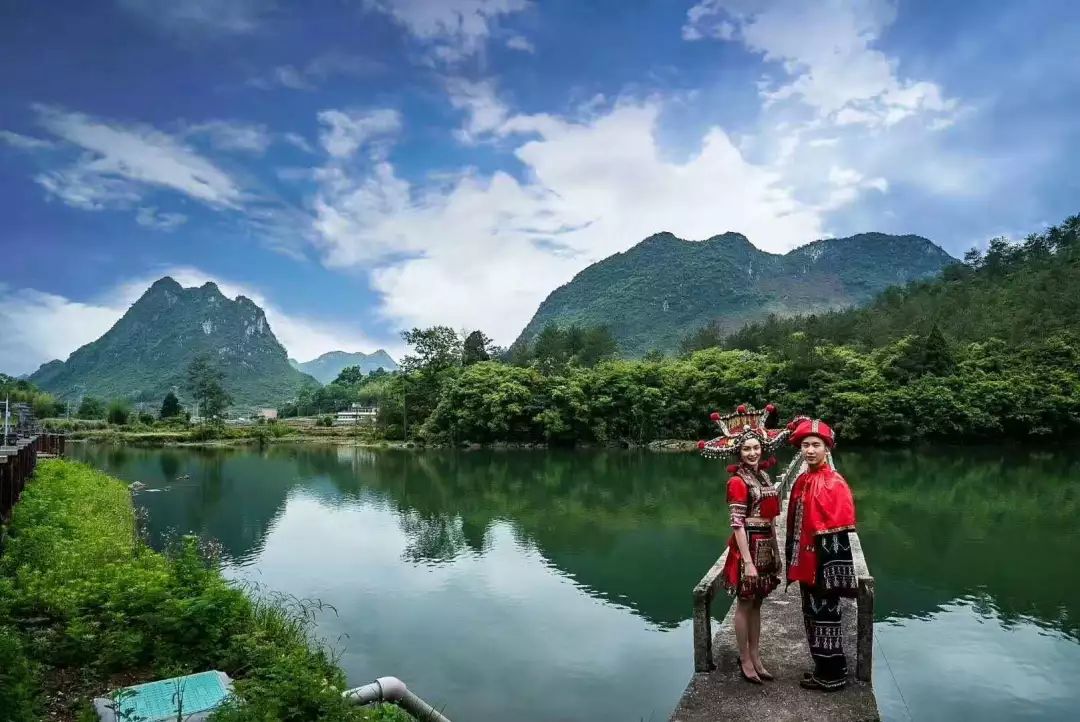 尽在眼前泡浴巴厘岛风情温泉森呼吸过山瑶之乡享巴厘岛风情45个泡池尽