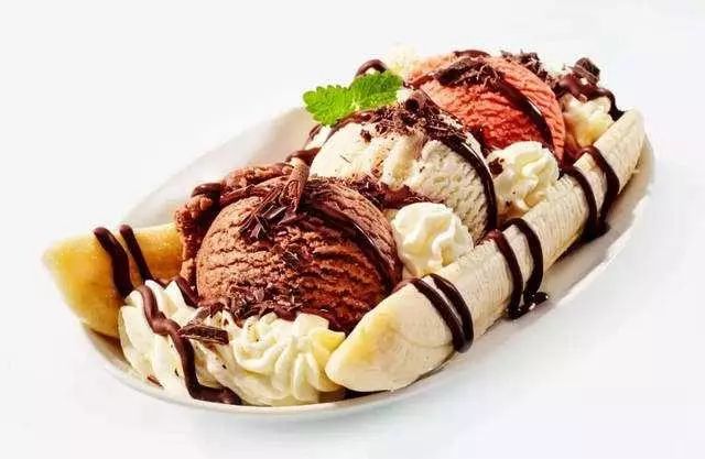 泽纳和法伯总结说,唯一配得上金牛大胆个性的冰淇淋就是可口的香蕉船
