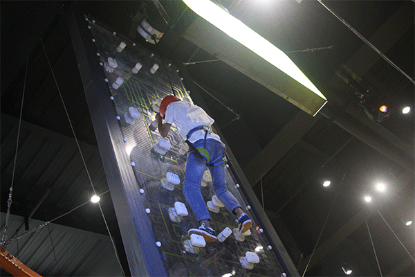 佛山竞技娱乐运动馆等您来挑战~88元抢天虹广场t馆