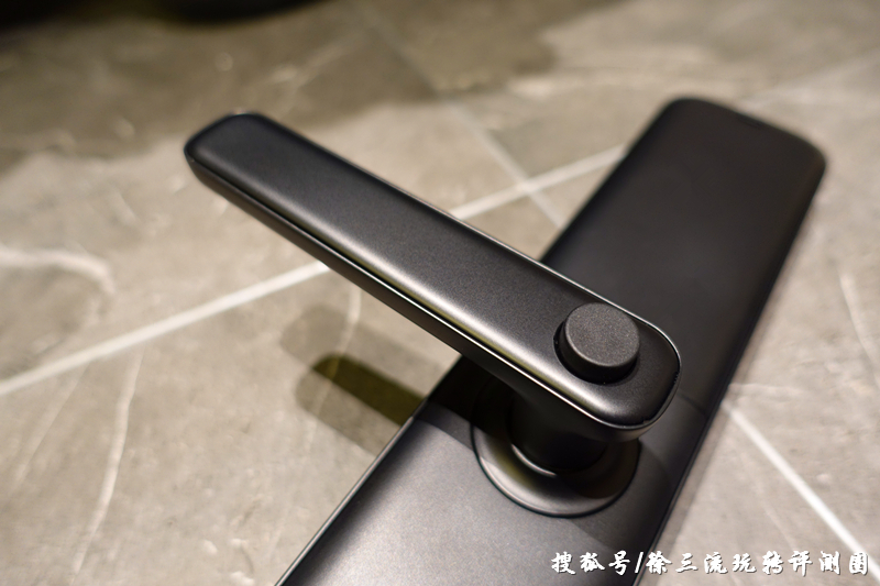 智能指纹密码锁里面反锁了,在外面还能打开吗?
