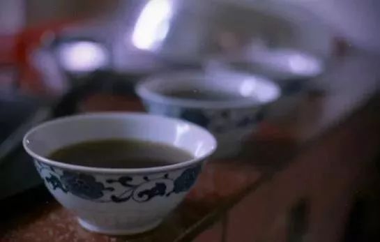凉茶别乱喝,这几种人喝凉茶