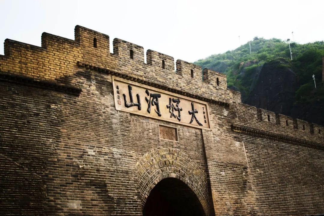 京张铁路开通后 从北京城区到张家口 大境门景区  大境门是万里长城