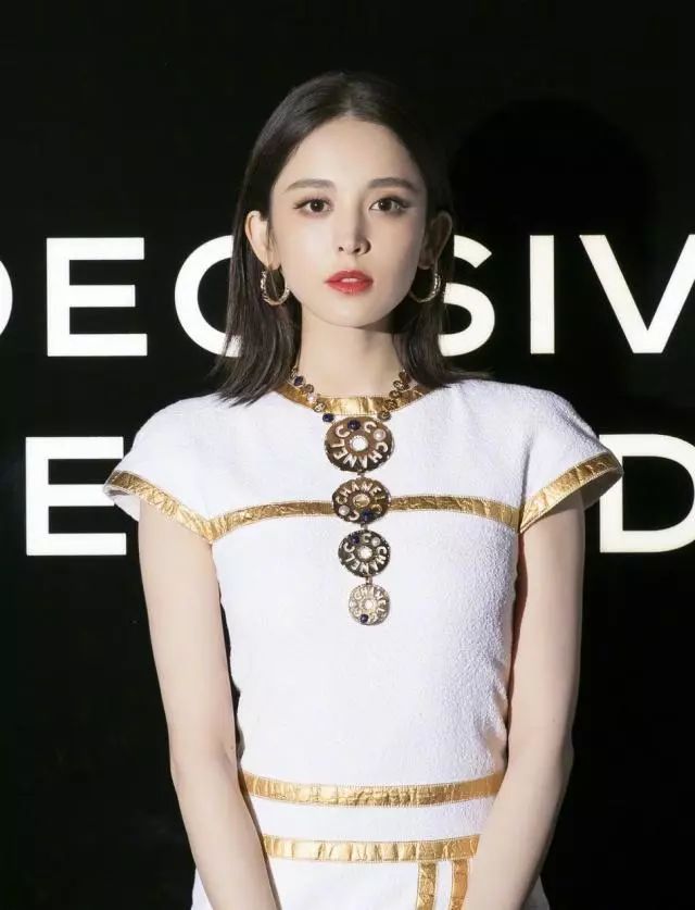 欧阳娜娜和娜扎同框被吊打!同样是美女,欧阳娜不同真人美女找图片