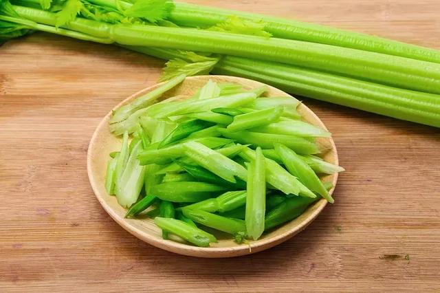                     原创            缺什么补什么，孕妈怀胎十月应该怎么进补？
