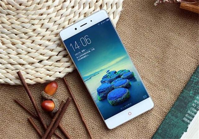 ��Ϊ�ֻ���4��������������ص�,��Ȼ�����ֻ�Խ��Խ��