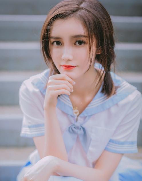 搞笑段子:岳父给妻子买了一个特别好看的金手