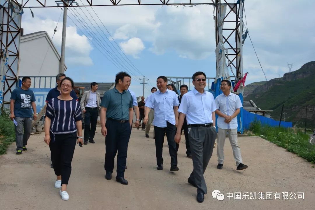 集团公司党组成员,副总经理张建恒赴涞源县指导扶贫工作