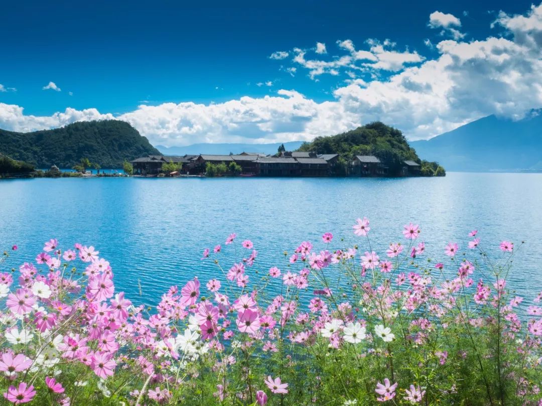 泸沽湖人口_泸沽湖水性杨花图片(2)