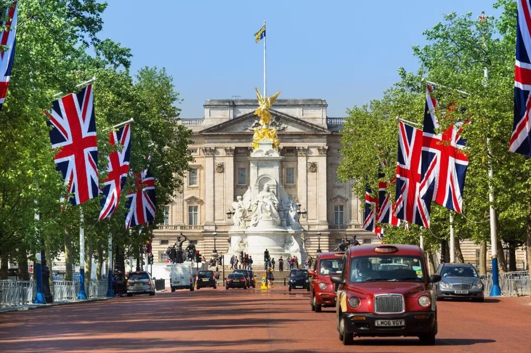 身临其境!在英国女王的居所感受英国皇室文化