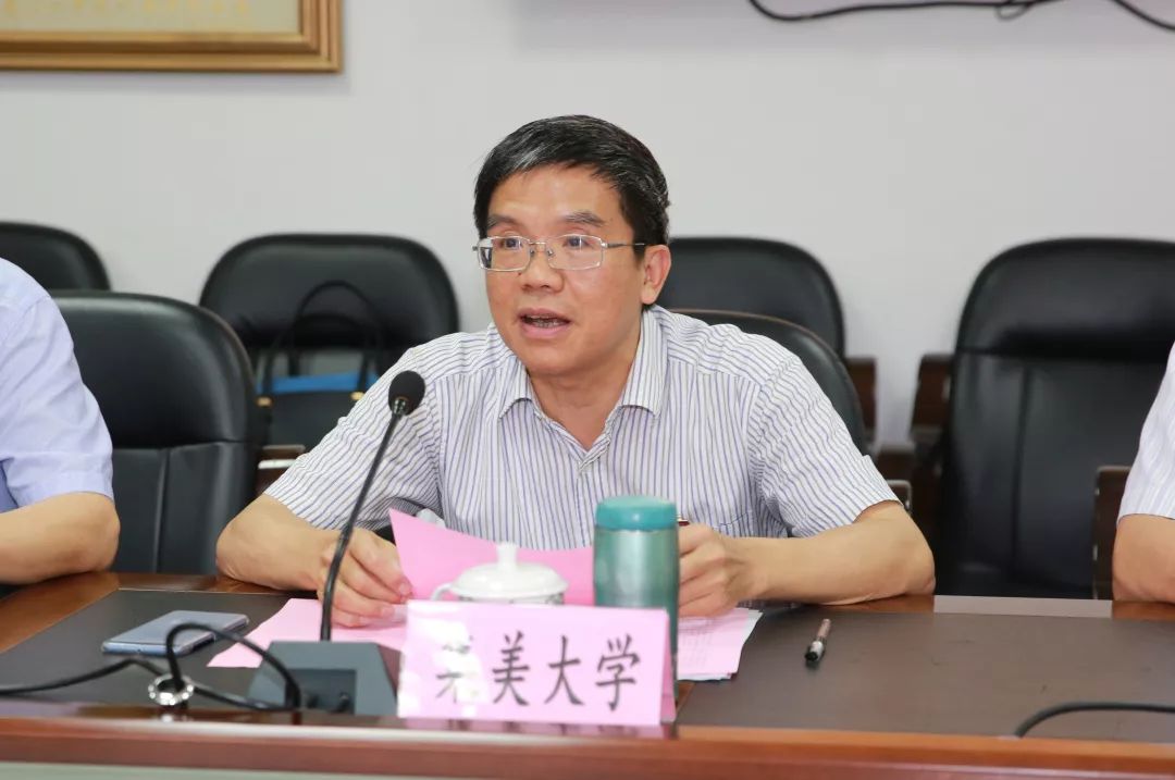 集美大学校长李清彪致辞集美大学校长李清彪希望双方本着“优势互补、互