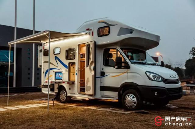 自由风 54cf83b7829f4af5ae6a10376fc95132.jpeg