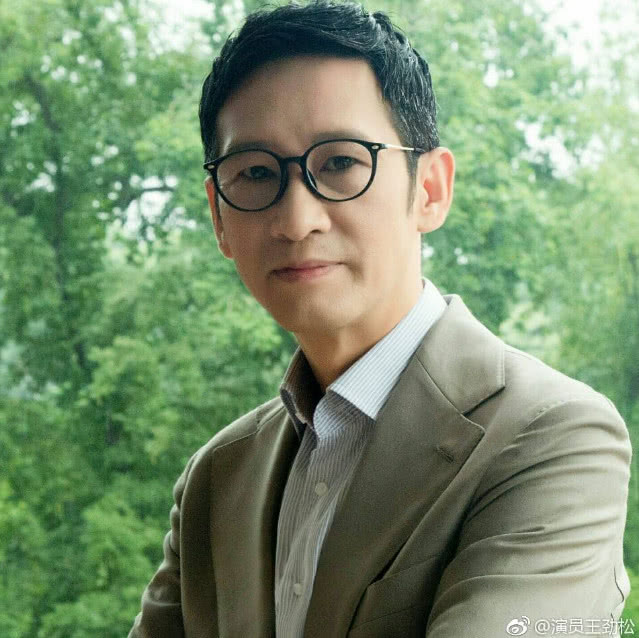 王劲松批演艺圈乱象:演员背台词都要被表扬,你多不要脸呐