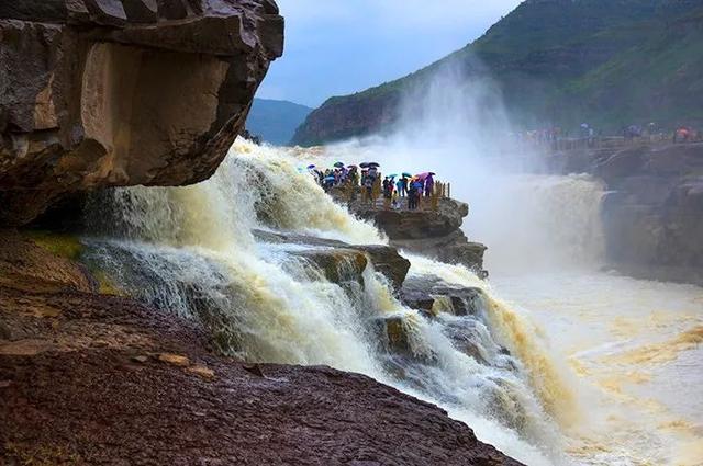 陕西黄河壶口风景名胜区是集壶口瀑布,河瀑峡谷,龙王辿,十里龙槽