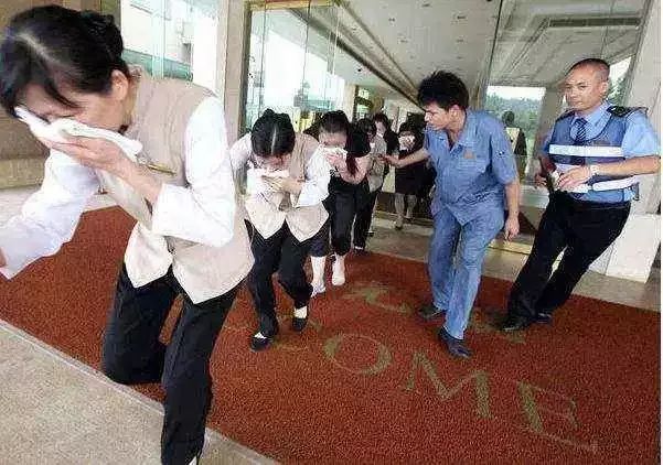 酒店火灾应急预案_酒店火灾人员伤亡原因_酒店火灾逃生技巧