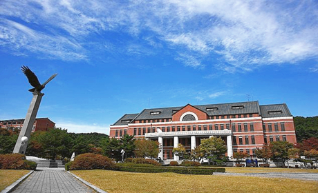 成均馆大学,汉阳大学,梨花女子大学,庆熙大学,仁荷大学,釜山国立大学