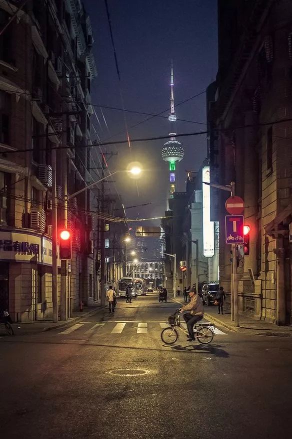 上海街头夜景
