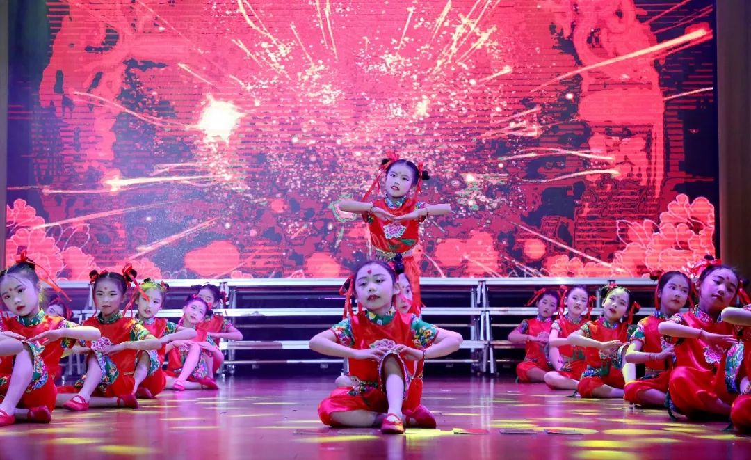 为10岁喝彩!今天,泰州举行未成年人成长仪式示