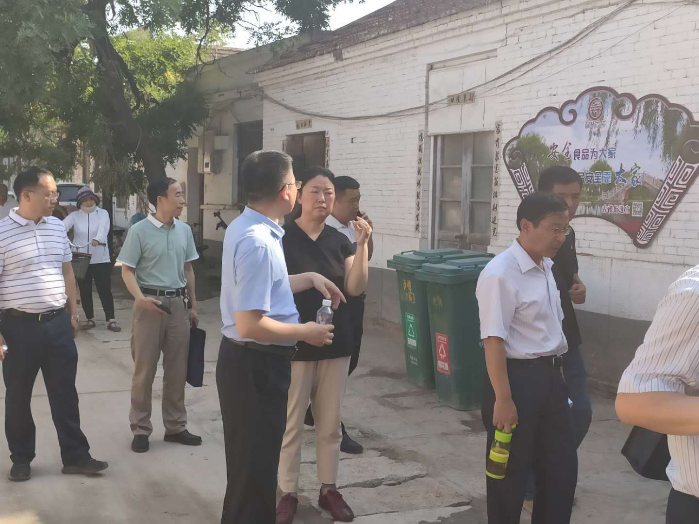 古楼街道办张书记陪同聊城市郭建民市长刘培国区长观摩历史文化街区