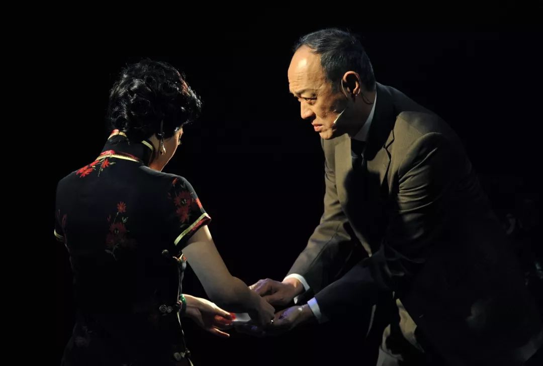 胡歌、何炅、谢娜、李宇春都听他的话,对他