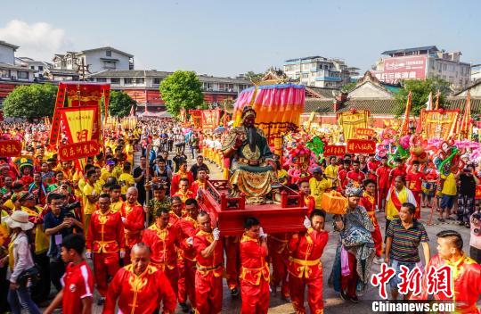 桂林人口瑶族_广西桂林瑶族服饰图片(3)