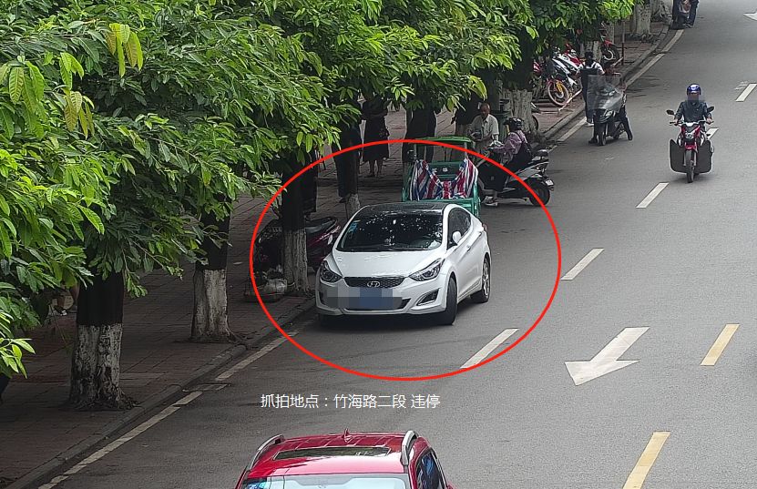 长宁城区单行道实施电子监控抓拍,逆行违停的驾驶员们