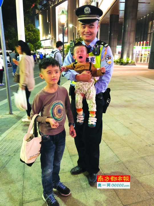 瞧!佛山警队里的超级奶爸