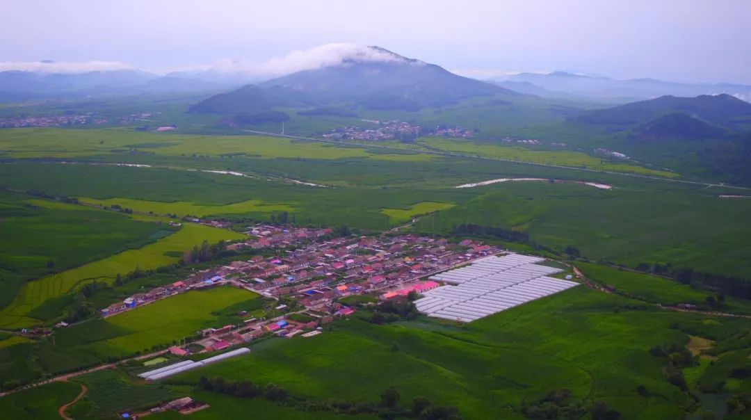 脱贫攻坚为了山村更美好记烟筒山镇大黑山村驻村第一书记阚阅