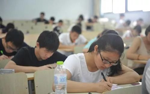 大学专业课挂了 bce00e0e1d4e487db6c52adb8961720b.jpeg