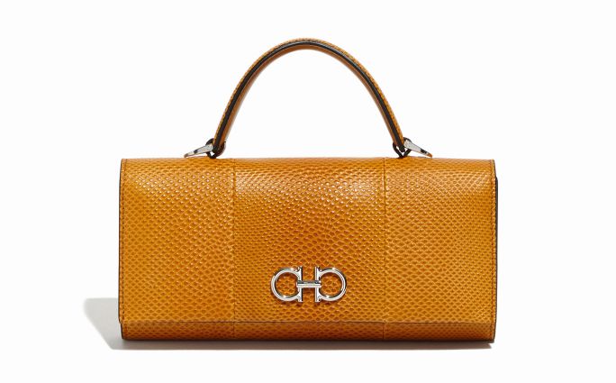 dior与prada领衔的复古包包大战!今年的"it bag"你会选谁?