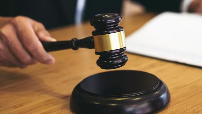 将成员移出群聊，群主成被告!赔付10000元?网友慌了