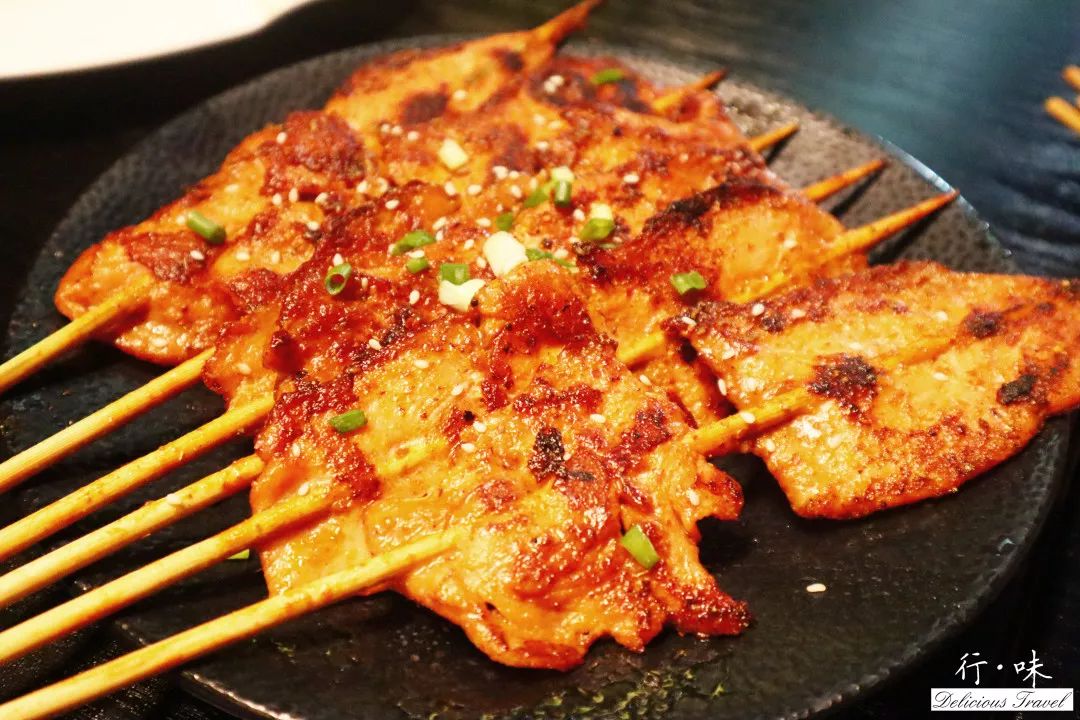 饭团儿在这里的铁板烧当中 尝到了小时候的味道 里脊肉很大,肉质很嫩