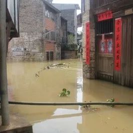 降雨量超过100毫米有9站,最大降雨出现在富川县柳家