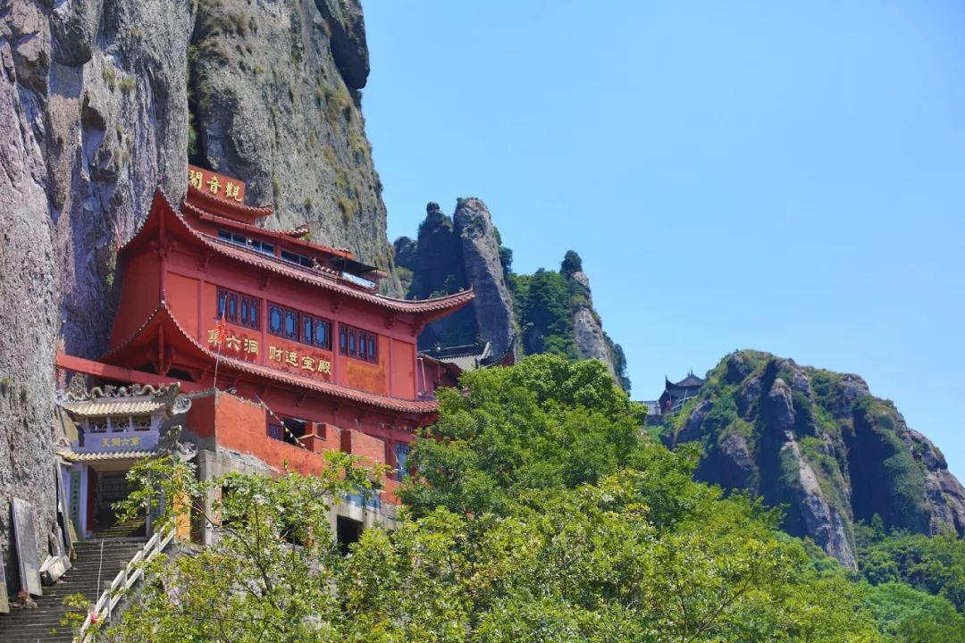 羊角洞位于湖雾,是雁荡山最靠近温岭的一个景区,也是雁荡山八大景区