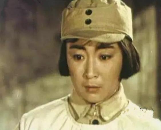 老电影里的那些美丽女兵，有多少曾是你的女神？