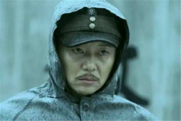 伪装者:王天风吃了于曼丽的棒棒糖,为何最后还要嚼碎?
