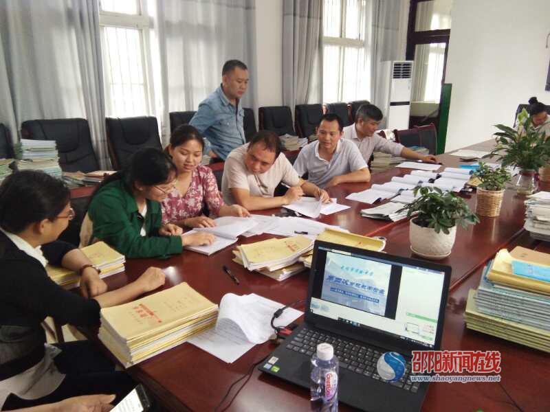 武冈市实验常规评选中学教学工作举行活动课件塑料袋危害的图片