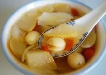                     孩子咳嗽半月，不会是积食性咳嗽吧？1个苹果和它煮！百试百灵