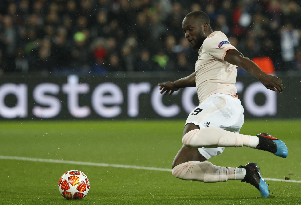 邮报:卢卡库被标价8000万英镑,但曼联并不急于