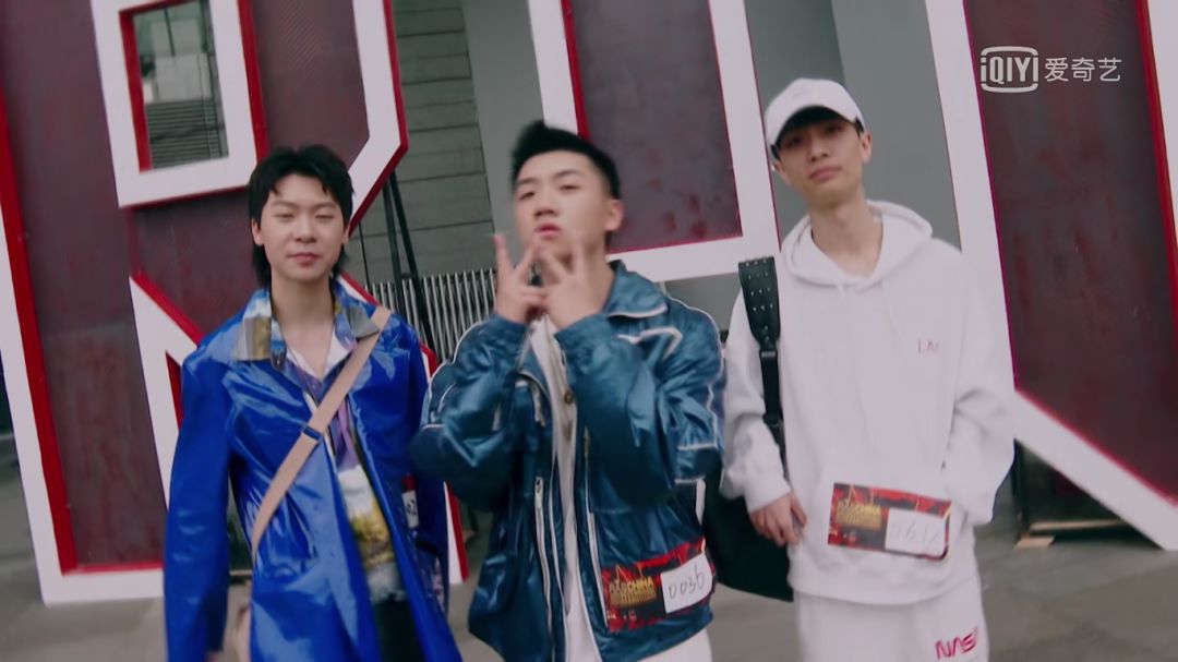 黄旭正面叫板孙旭,活死人厂牌强行被改名?