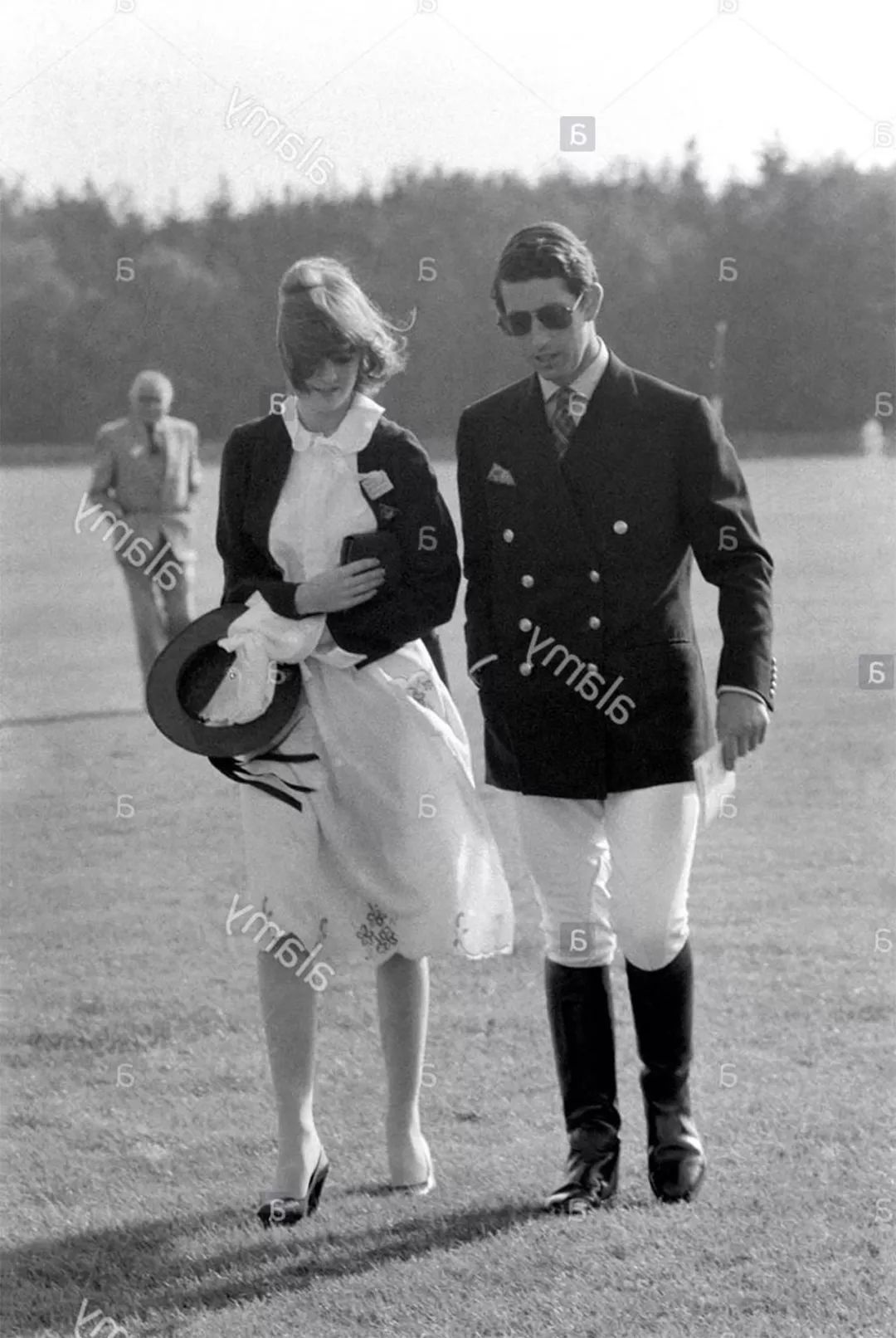 戴安娜姐姐自称丘比特,将妹妹介绍给查尔斯,