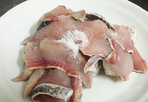                     孩子吃鱼虽好，但这3种鱼不建议家长常给孩子吃，可能会损害健康