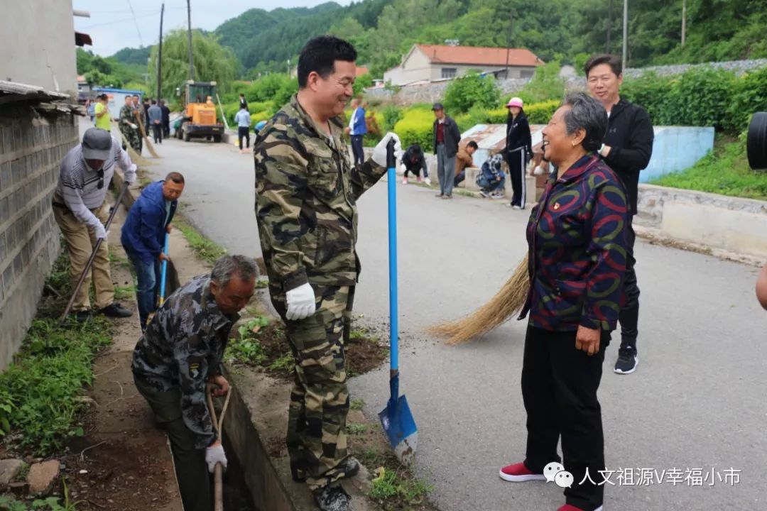 县委书记何庆伟深入小市镇参加"千村美丽 万村整洁"农村人居环境专项