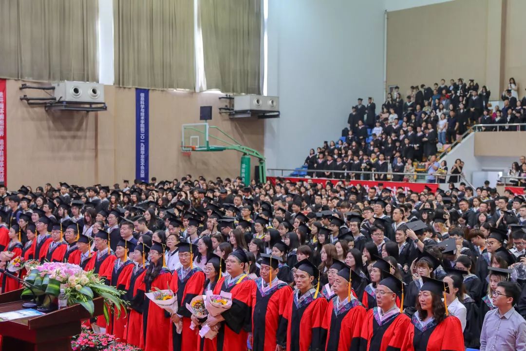 上海杉达学院隆重举行2019届毕业典礼!杉达人,未来一定多姿多彩