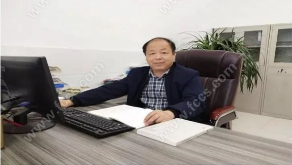 即引进如皋教育优秀校长,主抓教育教学管理;在全县学校遴选优秀副校长