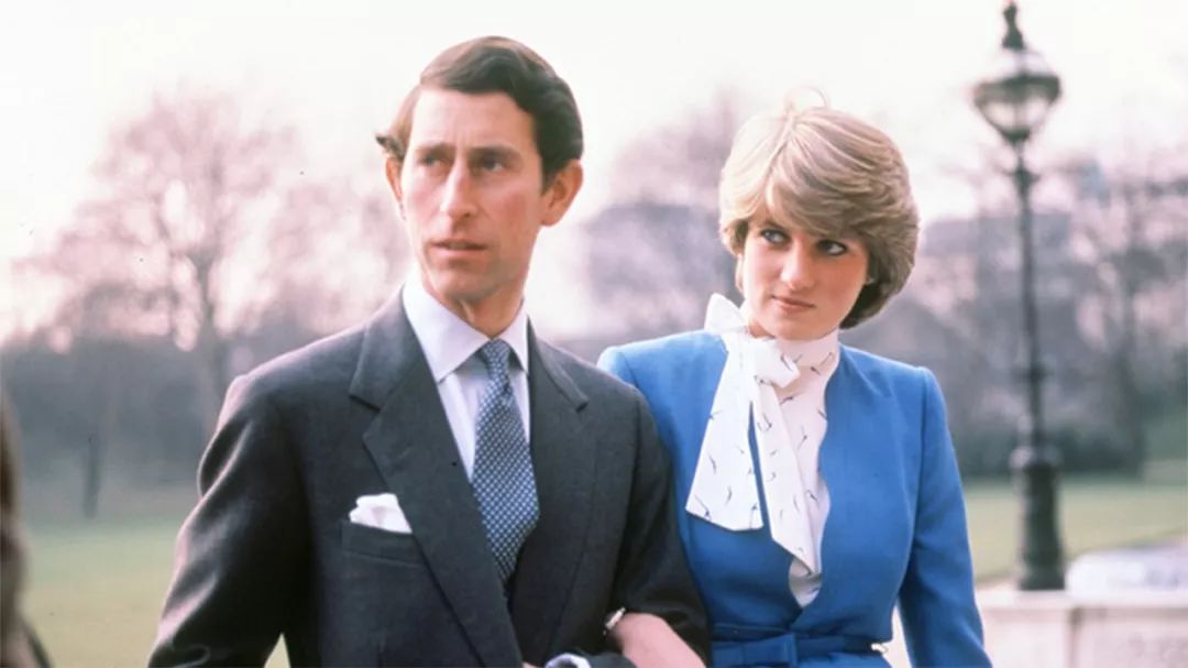 戴安娜姐姐自称丘比特,将妹妹介绍给查尔斯,