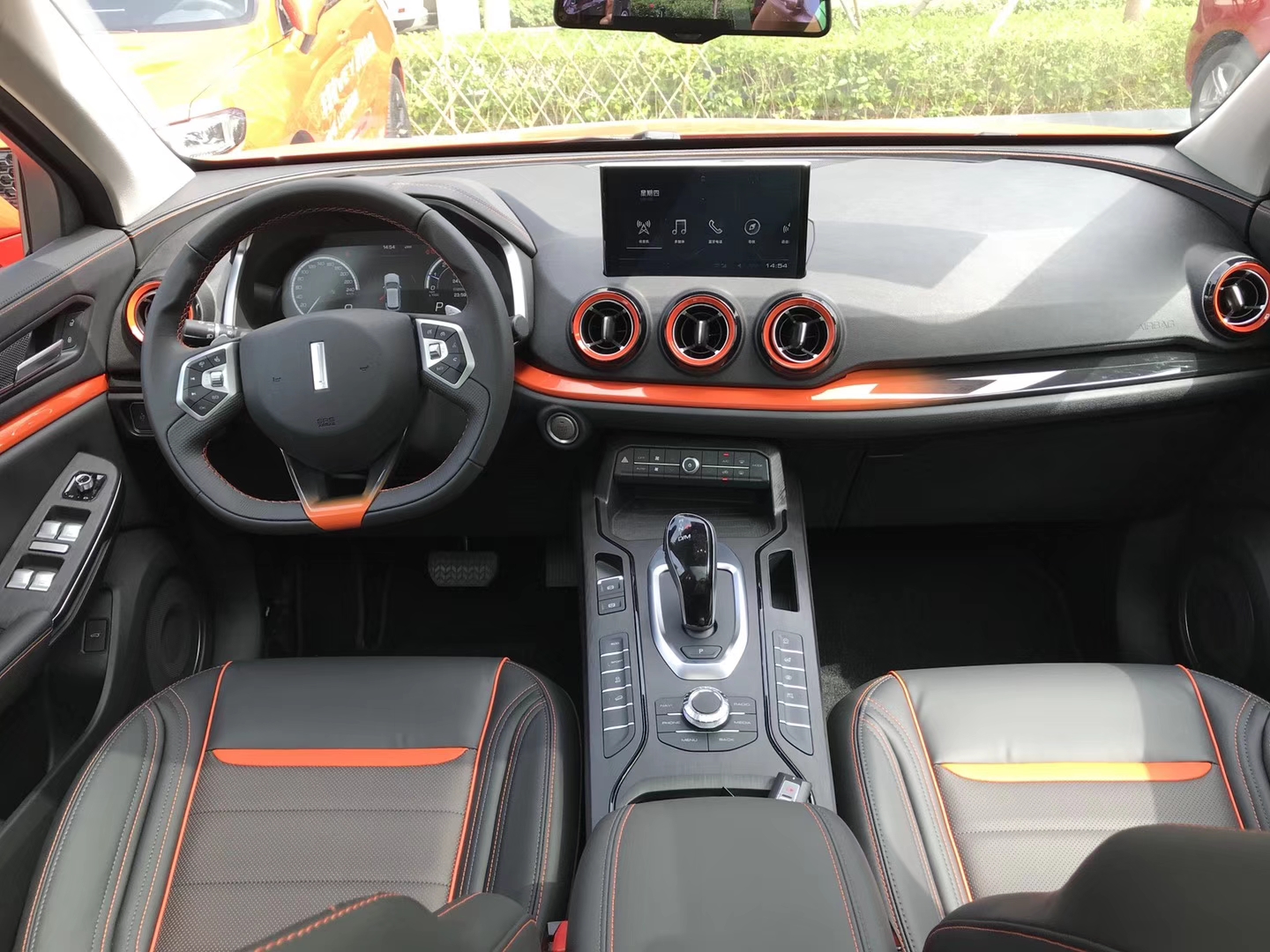 手握13万,是买哈弗H6还是WEY VV5?